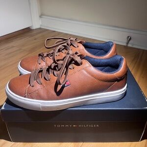 Dress sneaker, Tommy Hilfiger, boys size 7.